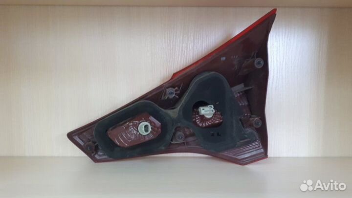 Фонарь задний левый Toyota Rav4 ZSA42