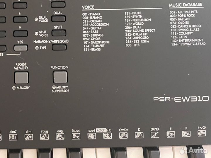 Синтезатор Yamaha PSR-EW310 с подставкой