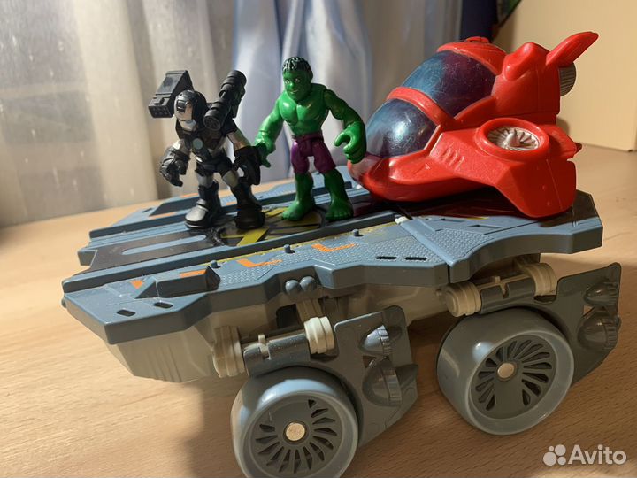 Космический корабль с героями Марвел, Hasbro