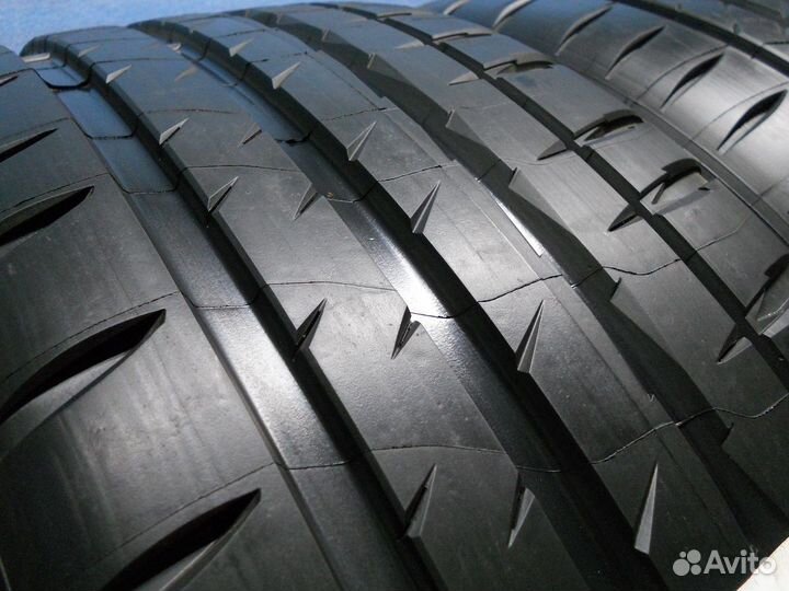 Michelin Pilot Sport 4 S 295/35 R21 107Y