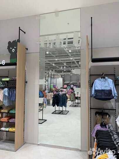 Большое настенное зеркало