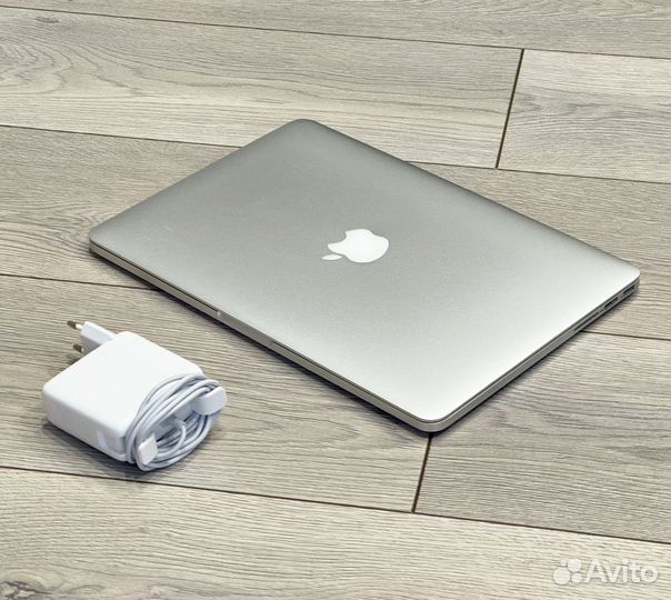 Apple MacBook Pro 13 (2015) i7 / 16 / 512