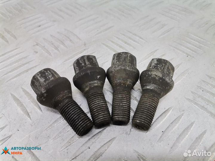 Болт колесный Fiat Stilo 2004 701601139B