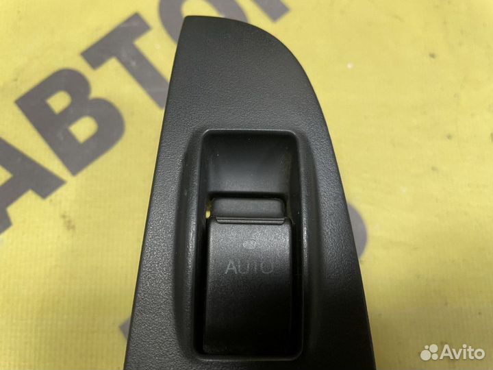 Кнопка стеклоподъемника зл Toyota Avensis 2