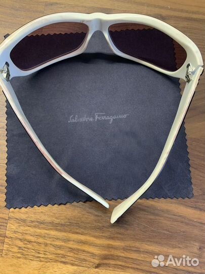 Солнцезащитные очки Salvatore Ferragamo