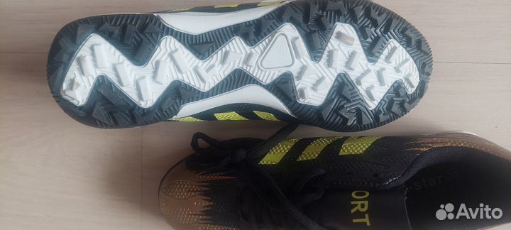 Бутсы новые р.39