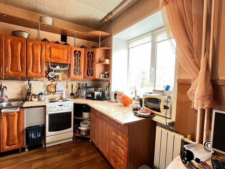 2-к. квартира, 57 м², 4/10 эт.