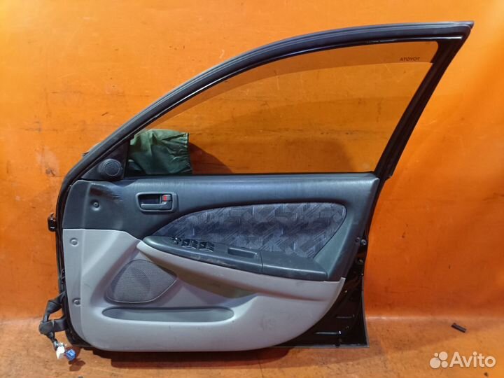 Дверь Toyota Caldina ST210G (Переднее Правое)