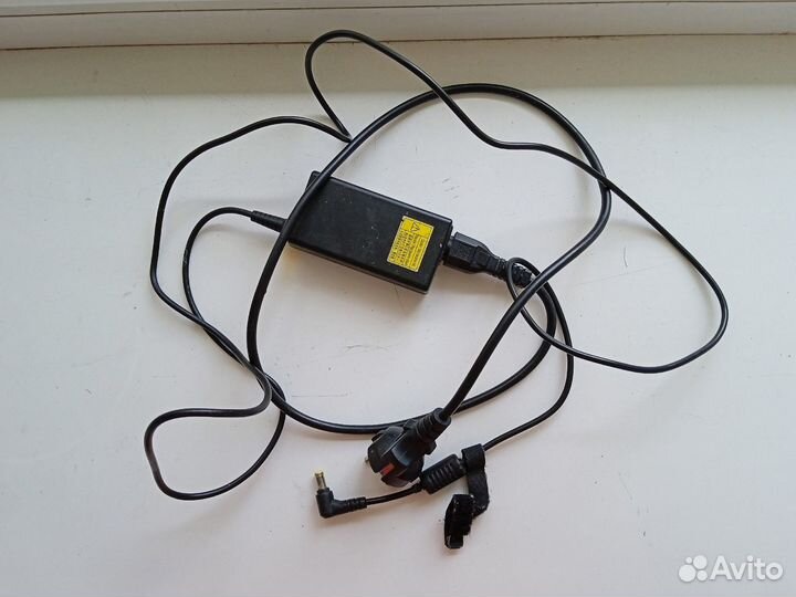 Монитор, клавиатура, ноутбук на запчасти