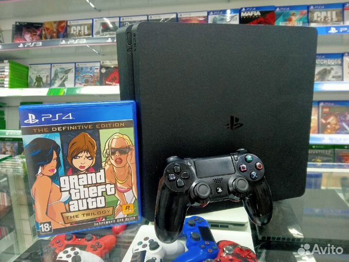PlayStation 4 Slim + Grand Theft Auto The Trilogy