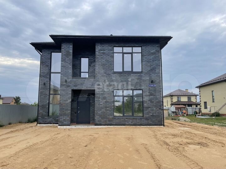 Коттедж 178 м² на участке 10 сот.