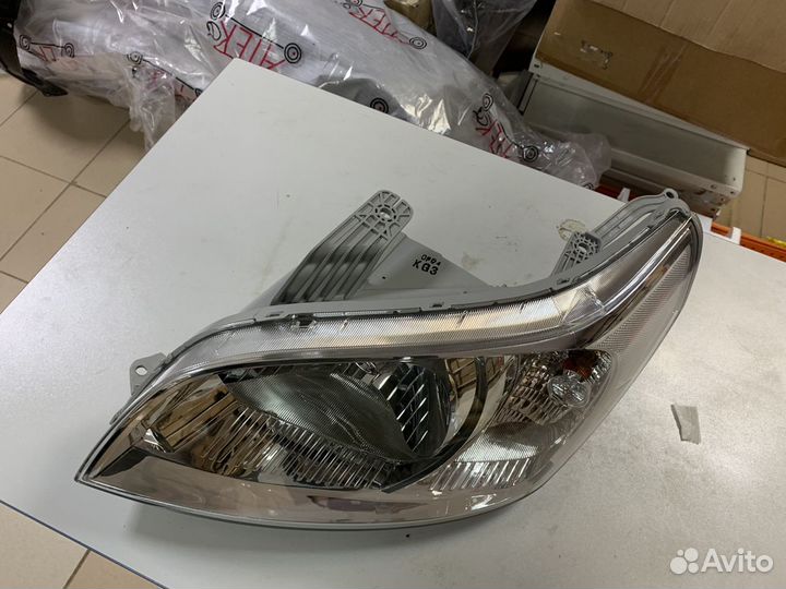 Фара основная правая Chevrolet Aveo