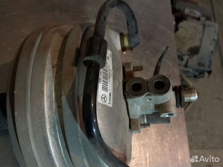 Вакуумный усилитель тормозов Mercedes W220