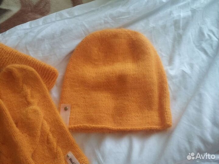 Комплект (шапка,манишка, варежки)