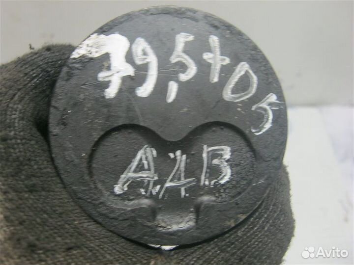 Поршень Volkswagen Passat B3 1988-1993 V276Q