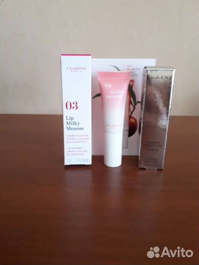 Миниатюры помад и туши, средства для бровей