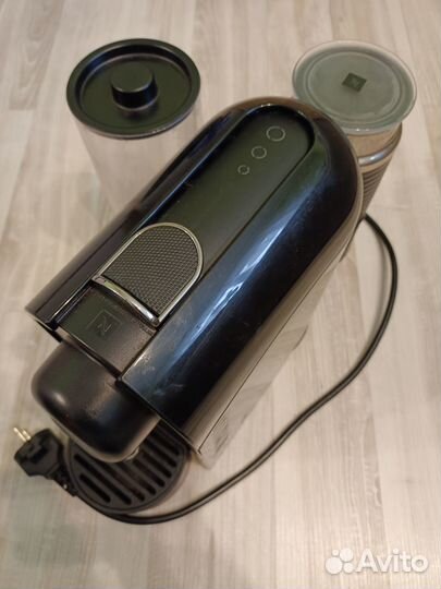 Капсульная кофемашина Nespresso с капучинатором