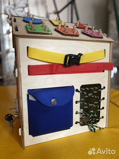 Бизиборд домик