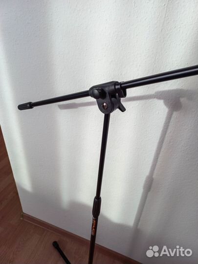 Продам стойку для микрофона athletic