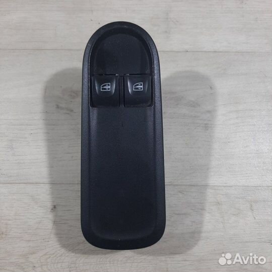 Блок управления стеклоподъемниками передний левый