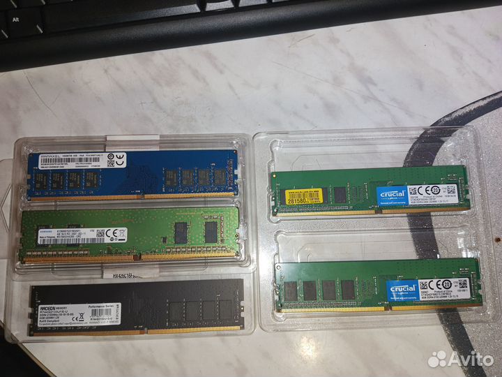 Продам планки Оперативной памяти DDR4 по 4Гб