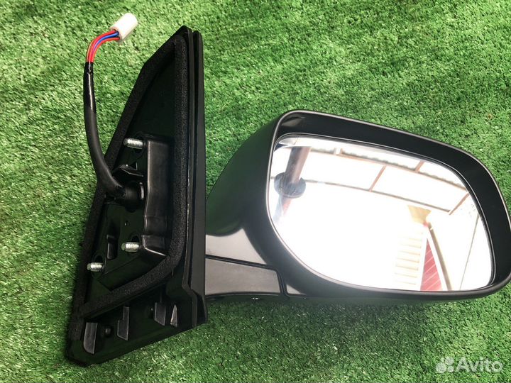 Зеркало правое corolla e120 e121