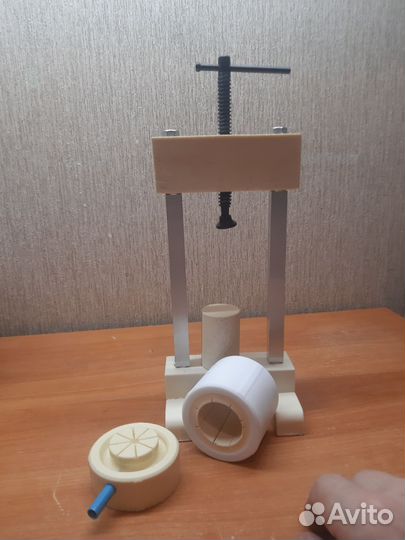 Маслопресс холодного отжима масла. мини