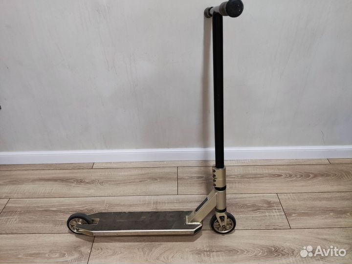 Трюковой самокат Duker 303