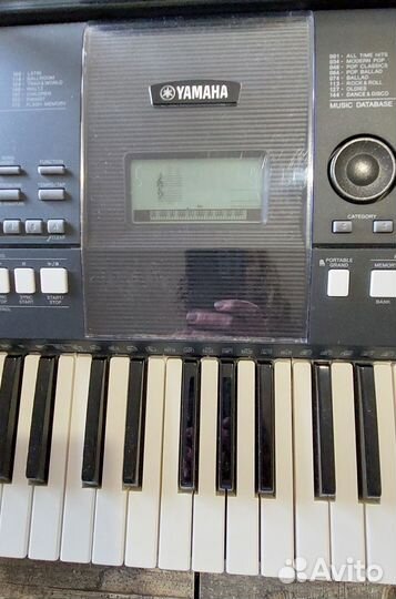 Синтезатор Yamaha psr e423
