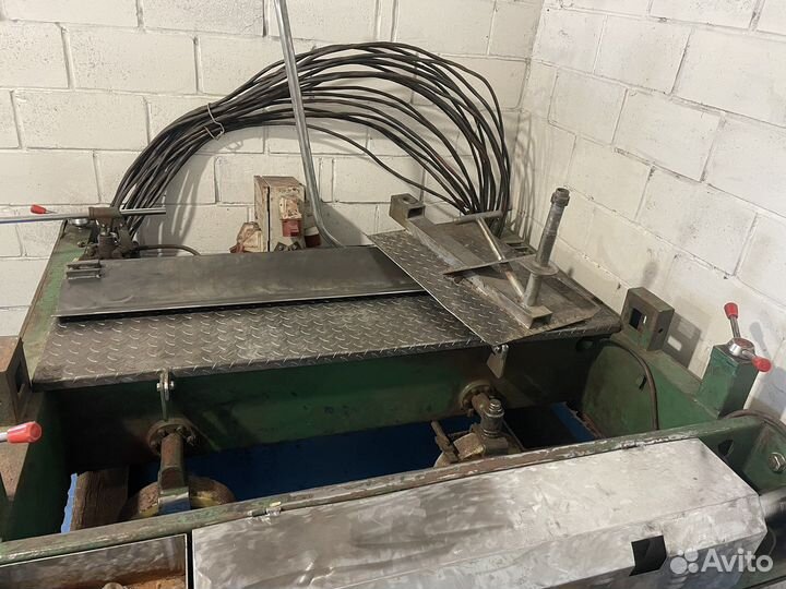 Укладчик резиновой крошки спрей машина