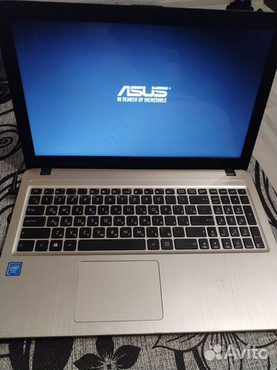 Ноутбук asus