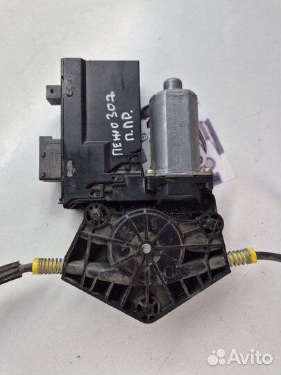 Стеклоподъемник передний правый Peugeot 307 TU5