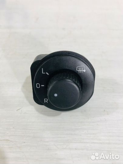 Блок управления зеркалами skoda yeti 1 рест 1.6 MT