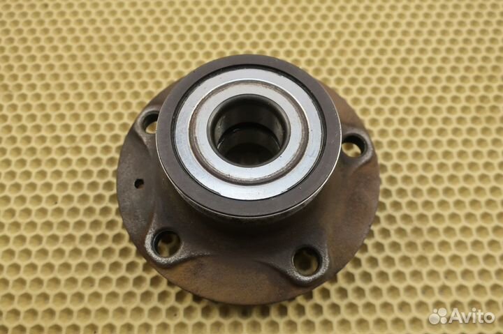 Ступица задняя VW Golf 7