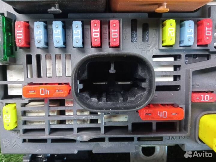 Блок предохранителей Peugeot 308 (2007-2013)