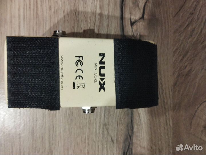 Гитарная педаль тюнер