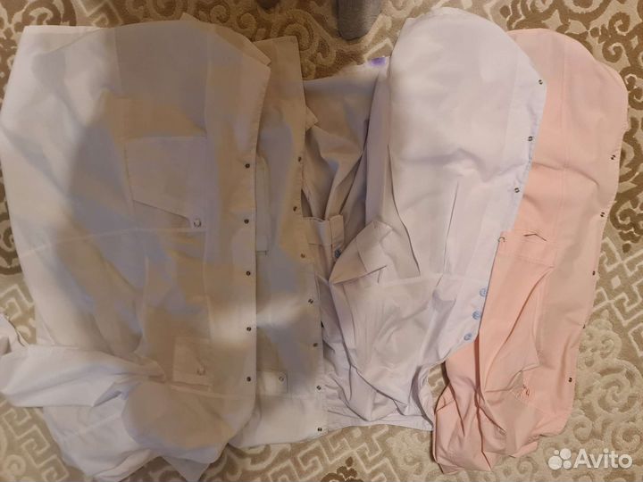 Отдам медицинские халаты