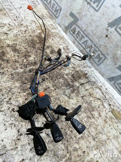 Подрулевой переключатель BMW 7 E32