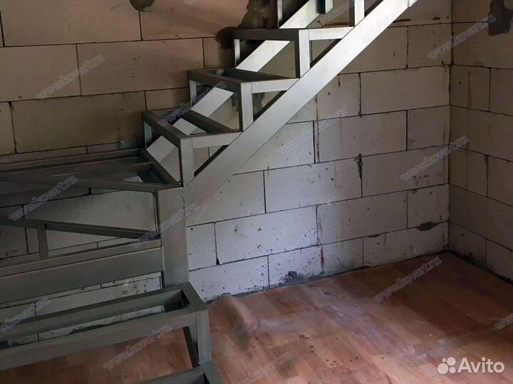 Каркас лестниц из металла