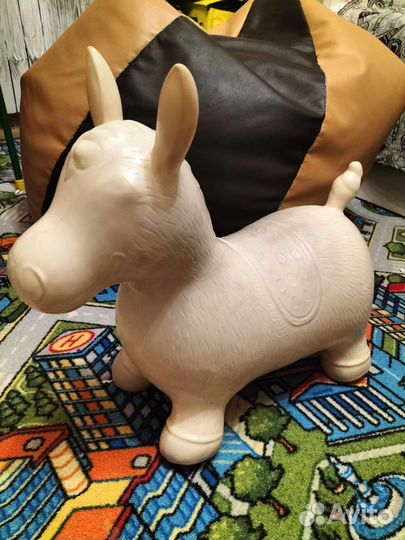 Игрушка прыгун лошадка