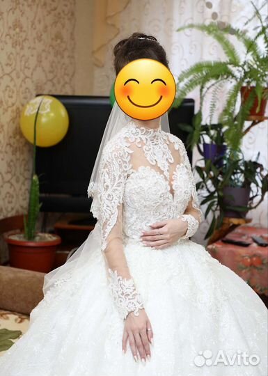 Свадебное платье со шлейфом 42-44