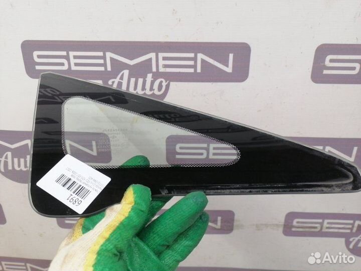 Стекло кузовное переднее правое Honda Civic FD1