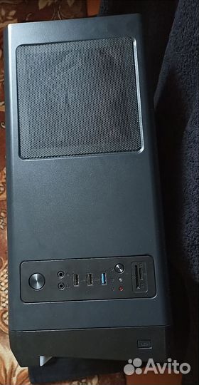 Игровой компьютер с монитором