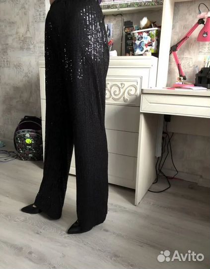 Брюки в паетках