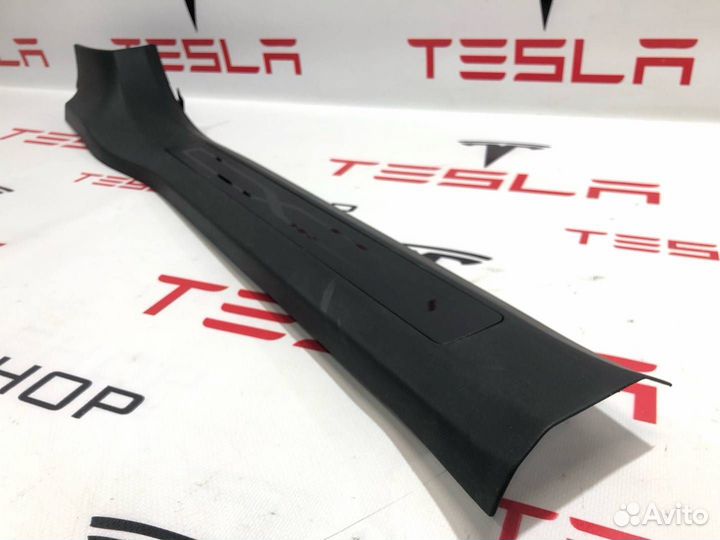 Накладка дверного порога Tesla Model X 2019