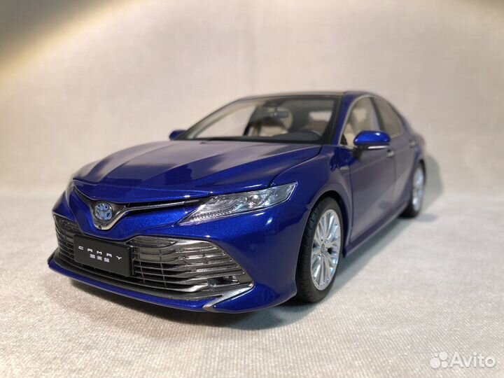 Toyota camry 1:18 paudi