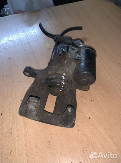 Суппорт задний левый audi a6 C6