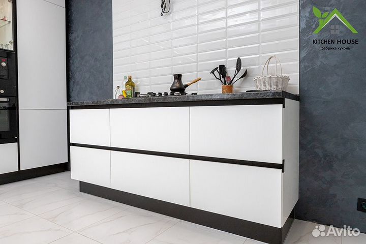 Кухонный гарнитур на заказ от фабрики