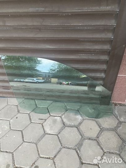 Стекло передней правой двери Volkswagen Tiguan