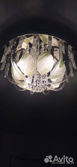 Продам люстру буше